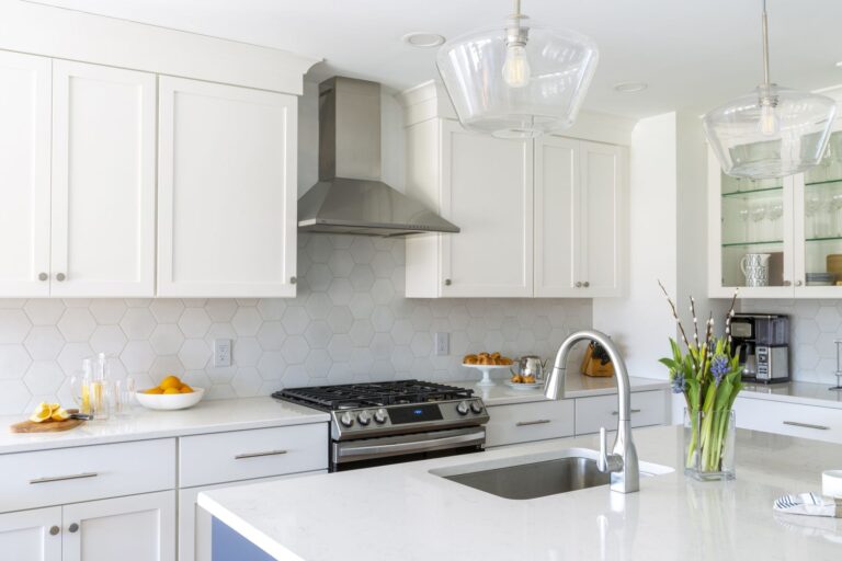 Contemporary kitchen remodel with minimalist design and modern finishes. KraftMaster Kitchen Renovations - New Jersey