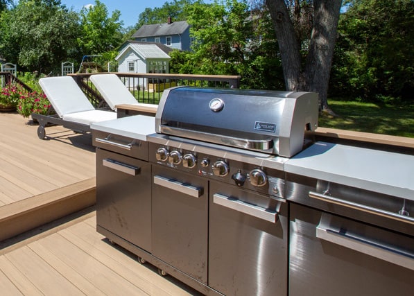 outdoor-kitchen