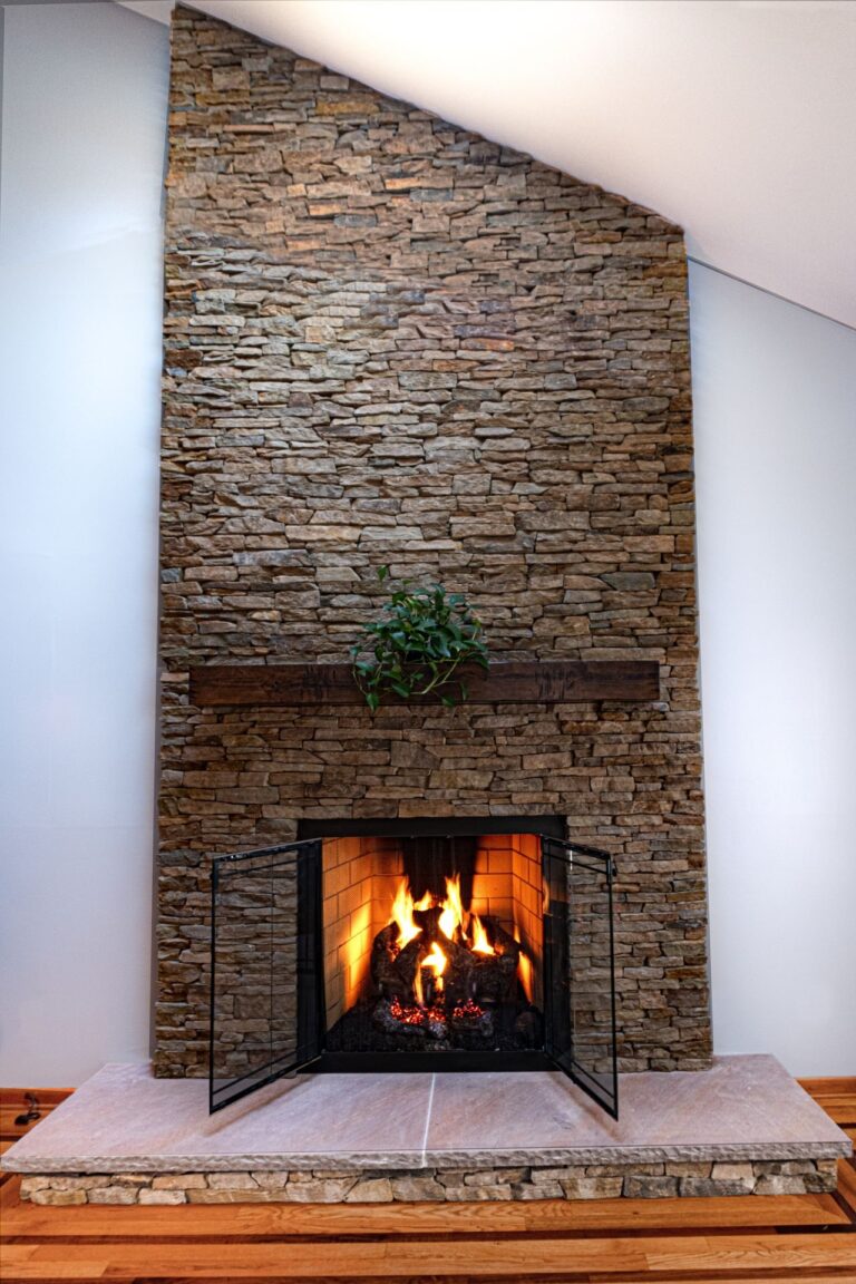 An inviting and cozy ambiance perfect for gatherings