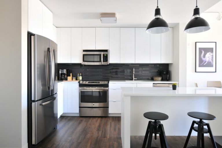 Contemporary kitchen remodel with minimalist design and modern finishes. KraftMaster Kitchen Renovations - New Jersey