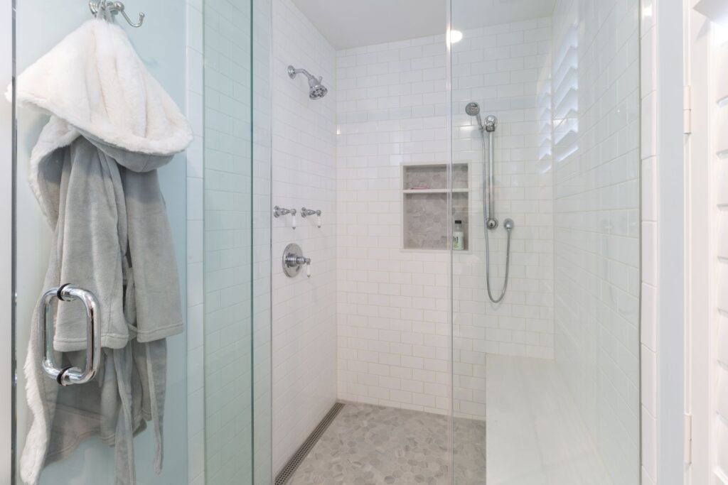 Charming Girl’s Ensuite in Morris Plains, NJ