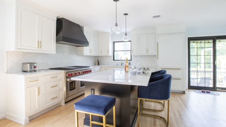Modern Open-Concept Kitchen in Summit NJ